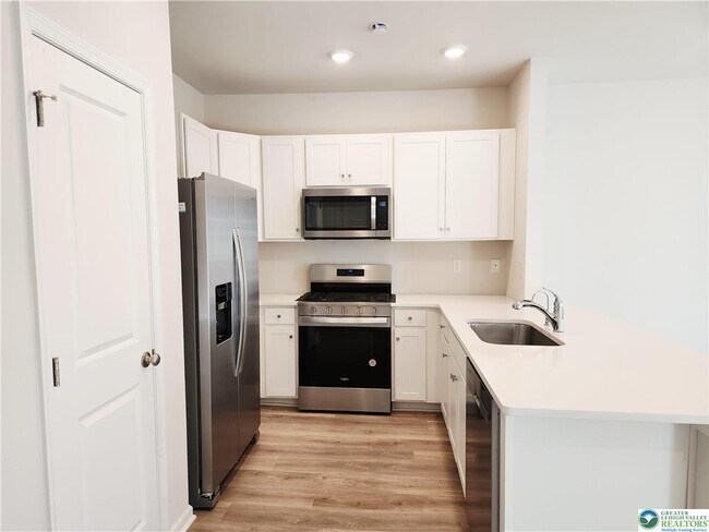 Building Photo - 1182 Susan Cir