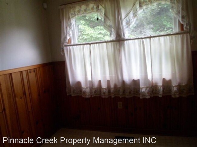 Building Photo - 3 br, 1 bath House - 3927 US Hwy 441S