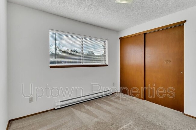 Building Photo - 5660 SW 180th Ave