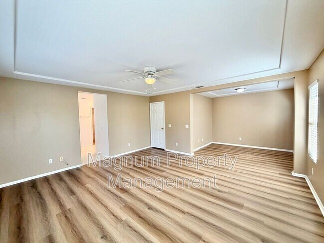 Building Photo - 29751 Maxmillian Ave