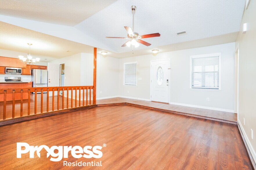 Building Photo - 1855 Sherwood Dr