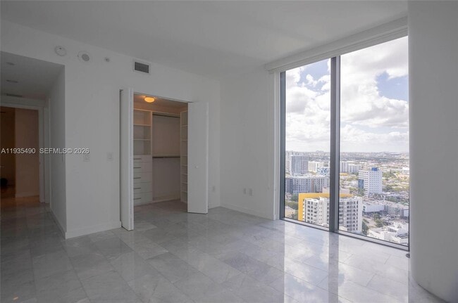 Building Photo - 650 NE 32nd St