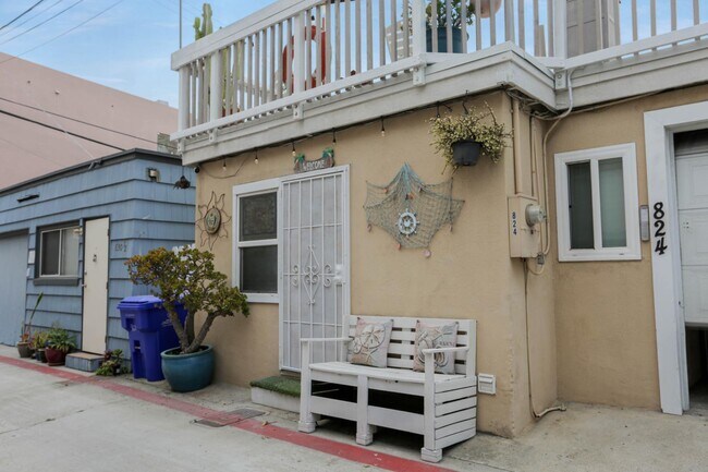 Building Photo - 824 Rockaway Ct