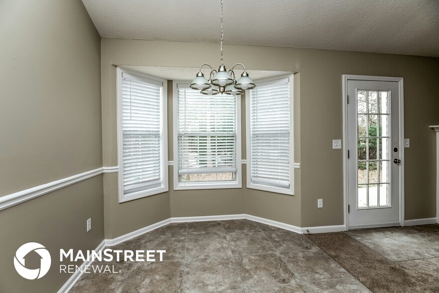 Building Photo - 831 Rosewood Cir