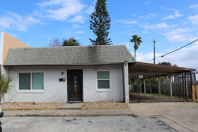 Building Photo - 903 W Millard Ct