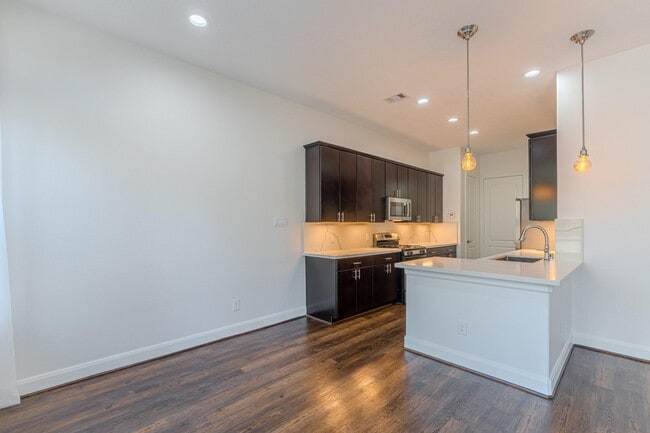 Building Photo - 58 Aventura Pl