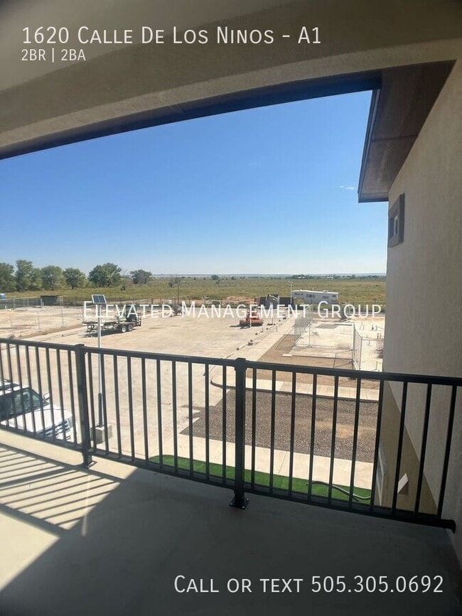 Building Photo - 1620 Calle de los Ninos Ave