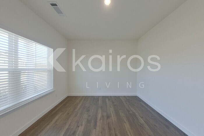 Building Photo - 4274 Scenic Dr SE