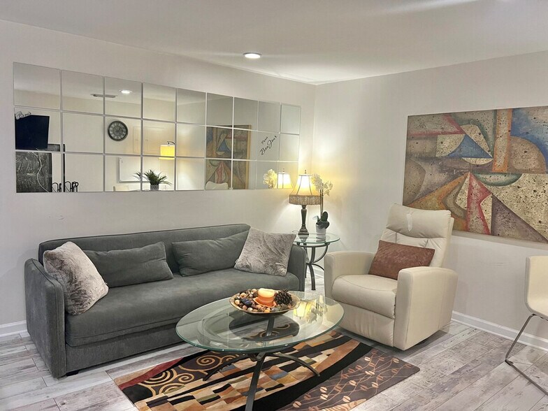 Building Photo - 11850 Sunrise Valley Dr