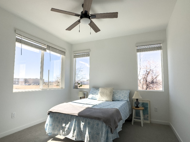 Primary Photo - 330 Geneva St