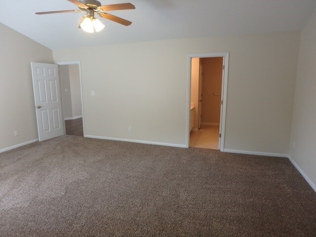 Building Photo - 8 Clarence Ln