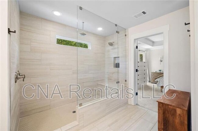 Building Photo - 178 Crestbrook Wy