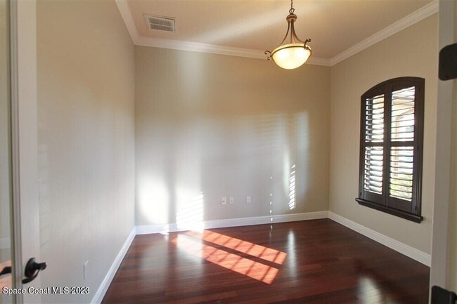 Building Photo - 3381 Thurloe Dr