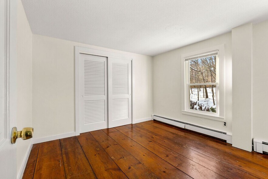 Building Photo - 97 Groton St