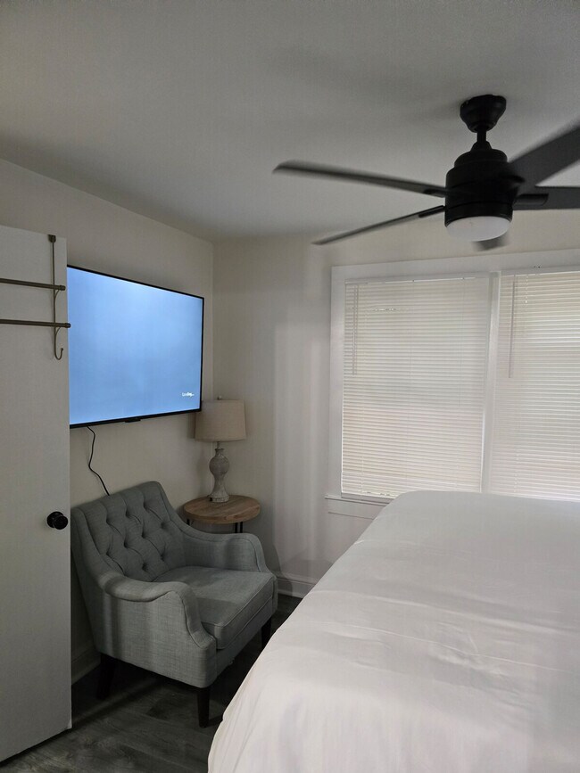 Building Photo - 120 McMakin Dr