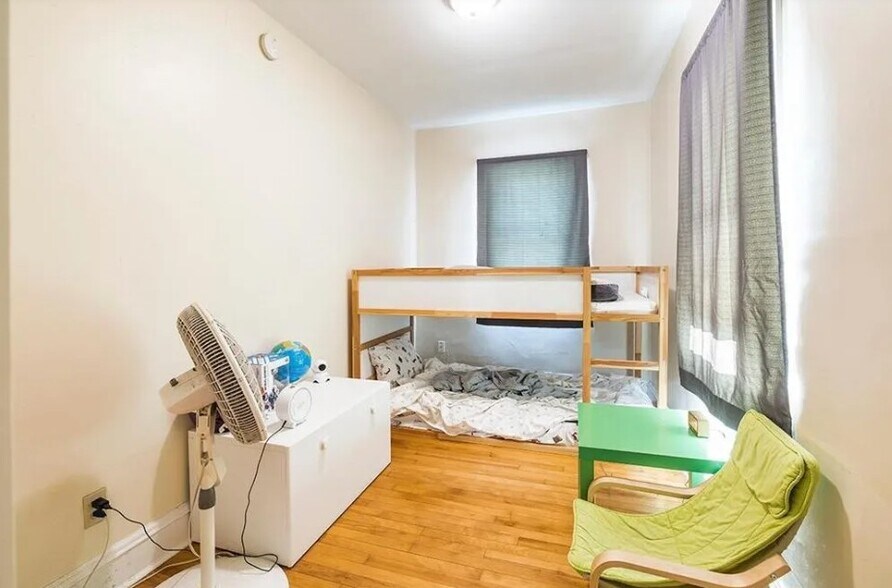 Bedroom #2 - 521 Bay St