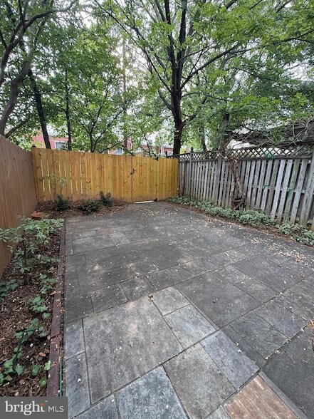 Building Photo - 2224 Observatory Pl NW