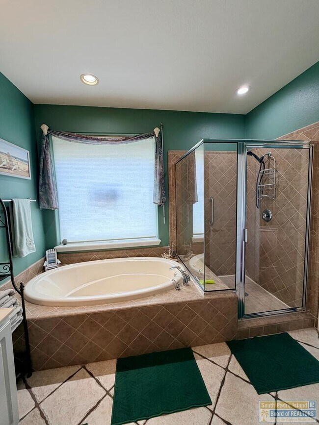 Building Photo - 17 Harbor Point