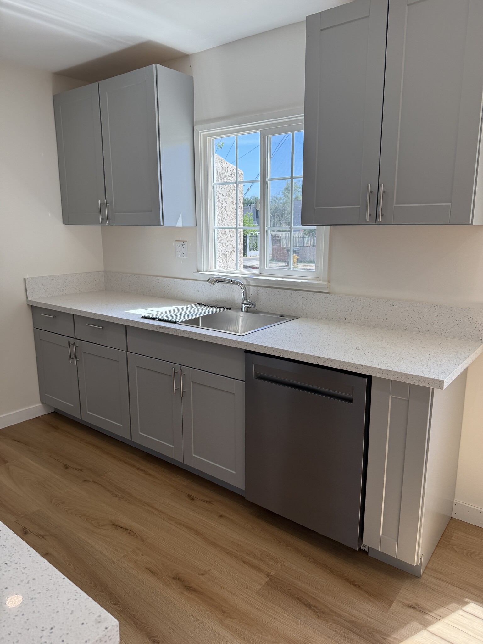 Kitchen Right - 11307 Miranda St