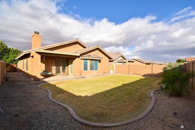 Building Photo - 2523 S 41st Ave