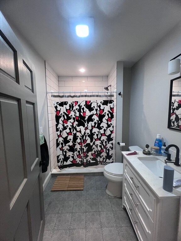 Building Photo - 726 E 2nd St