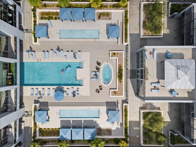 Building Photo - Stunning Modern 2 Bedroom, 2 Bathroom Home!