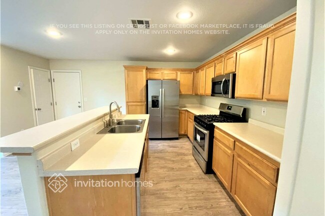 Building Photo - 9465 Havasu Canyon Ave