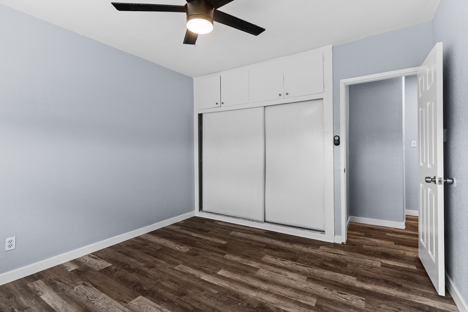 Building Photo - 927 Daisy Ave
