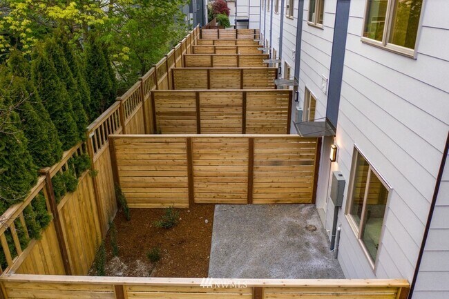 Building Photo - Beacon Hill Living: Contemporary Townhome ...