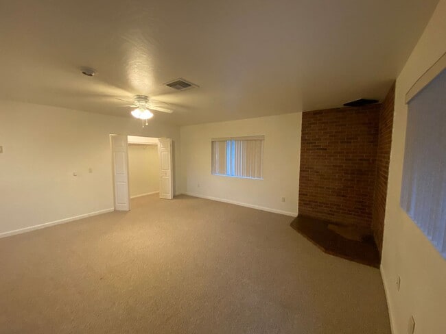 Building Photo - Spacious West Sedona home on a private 1.1...