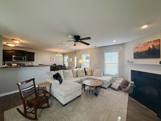 Building Photo - 246 Stockbridge Dr