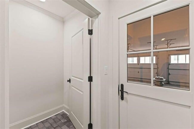 Building Photo - 117 McKnight Dr