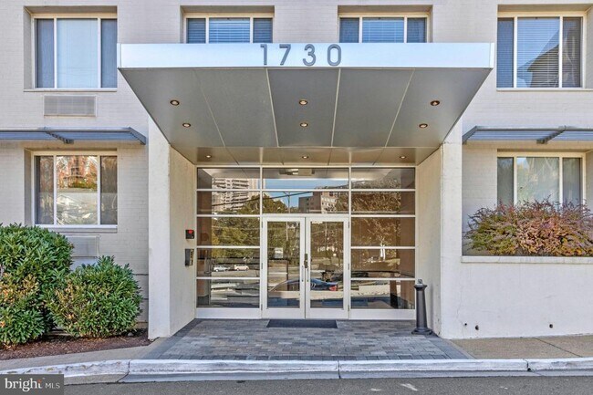 Primary Photo - 1730 Arlington Blvd