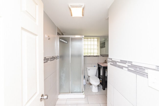 Building Photo - 5344 W Eddy St