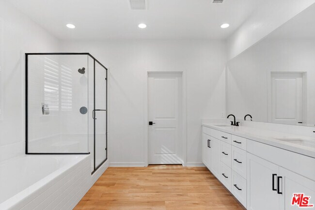 Building Photo - 18130 Radiance Ln