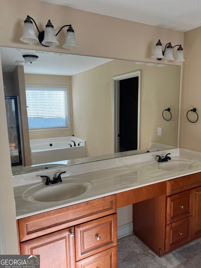 Building Photo - 2675 Tyler Bay Ln
