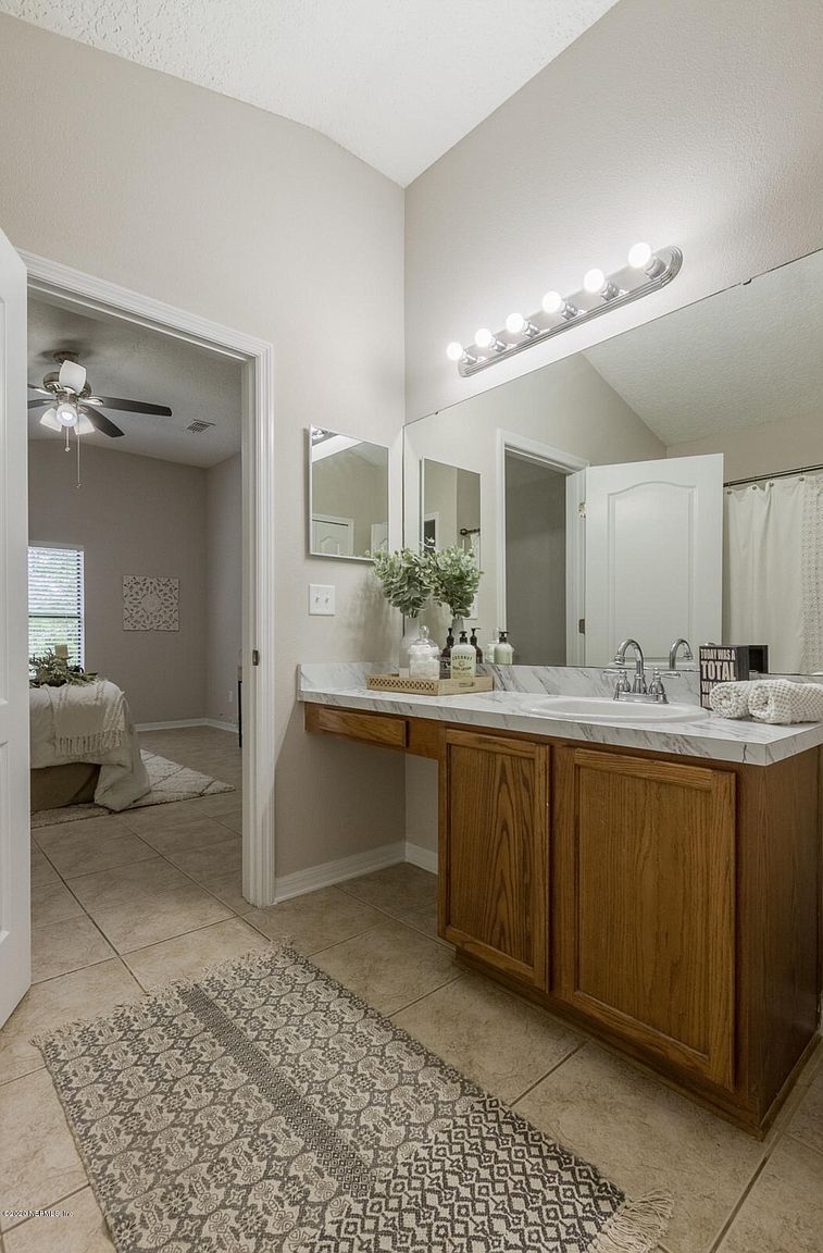 Building Photo - 10947 Apple Blossom Trl E