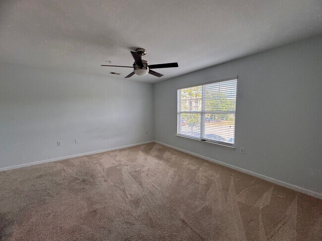 Building Photo - 2BR 2BA Condo with All Appliances Included