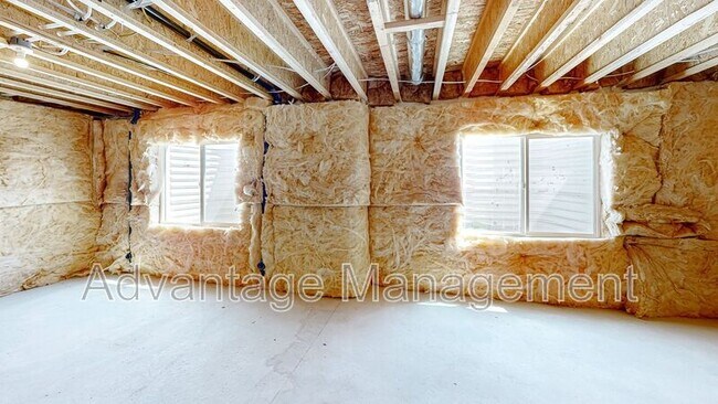 Building Photo - 1583 Stark Dr