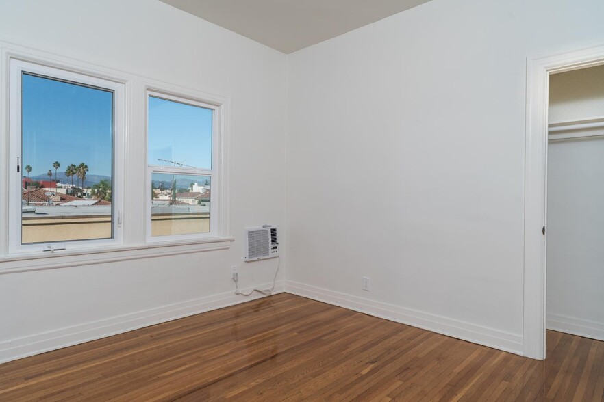 Building Photo - 241 S New Hampshire Ave