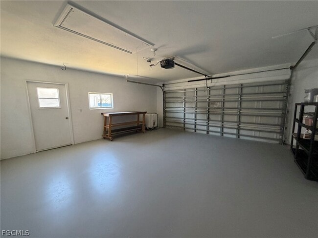 Building Photo - 414 SE 7th St