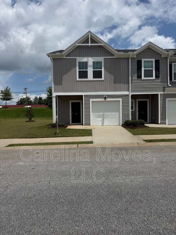 Building Photo - 206A Telford Dr.