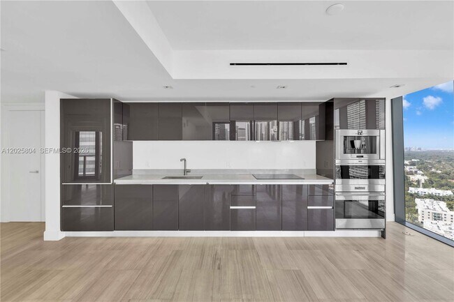 Building Photo - 1451 Brickell Ave