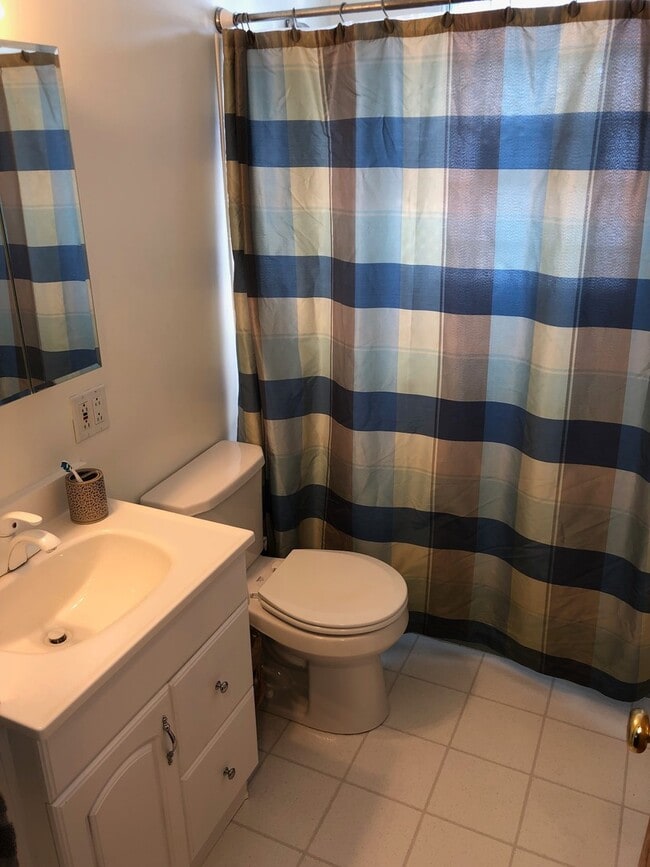 Building Photo - Beautiful 3 Bedroom Home For Rent in Millcreek!