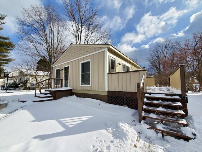 Primary Photo - 385 Alberta St