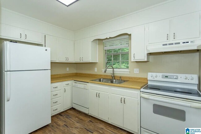 Building Photo - 2200 Montreat Cir