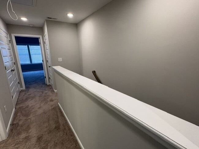 Building Photo - 1007 Linsmore Ave