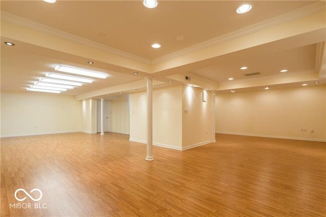 Building Photo - 13800 Stanford Dr