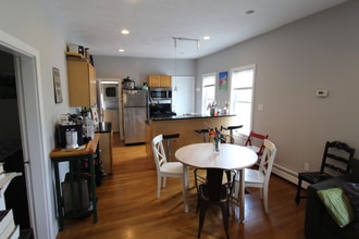 Building Photo - 3.0 bedroom in Cambridge Massachusetts 02141