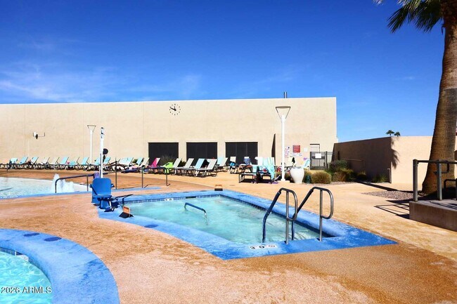 Building Photo - 17218 N Desert Glen Dr